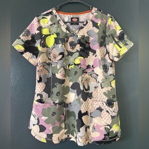 Garden Geo Dickies Scrubs Dynamix V Neck Top Size M